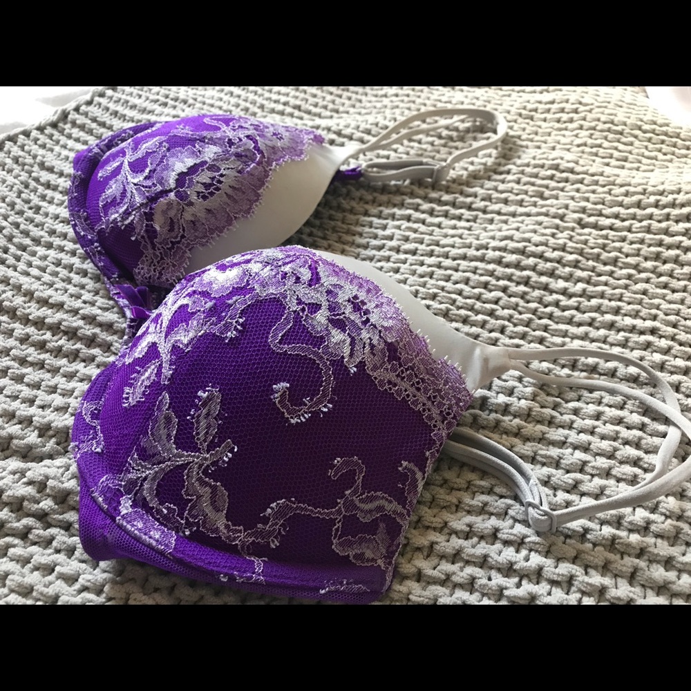 Victoria Secret Bra - Picture 2 of 2